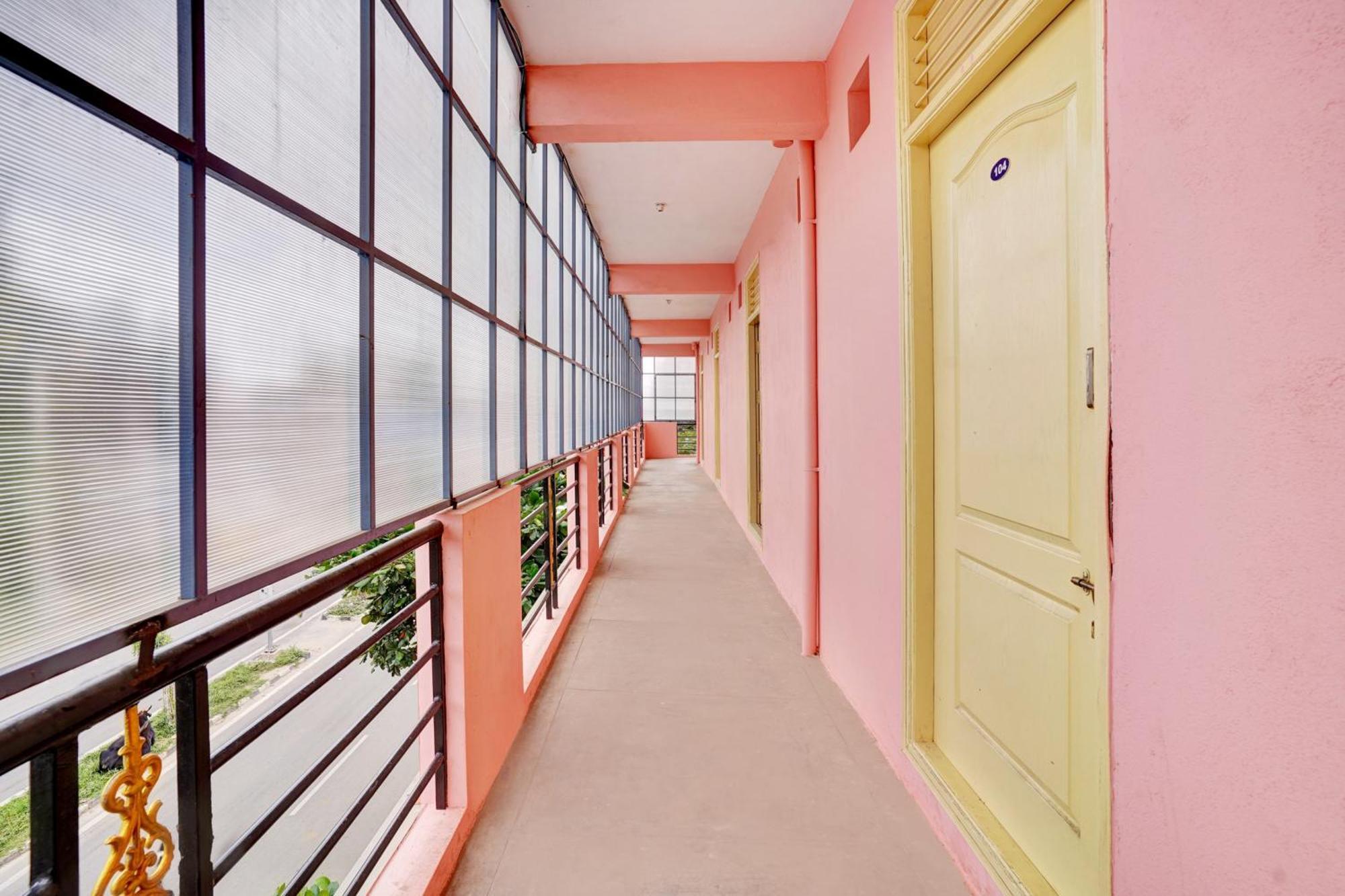 Hotel O Sv Lodge 벵갈루루 외부 사진